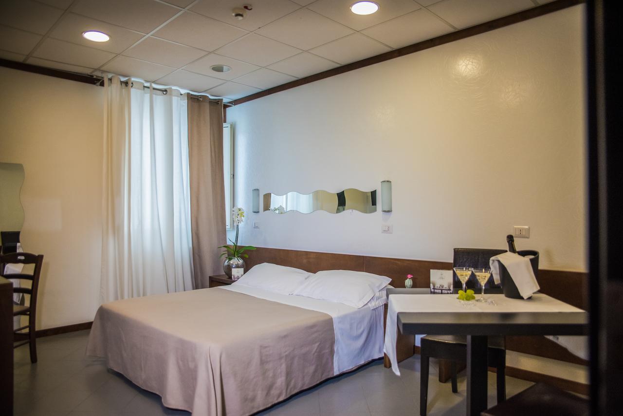 Hotel Santa Chiara โนเชรา อินเฟอริโอเร ภายนอก รูปภาพ