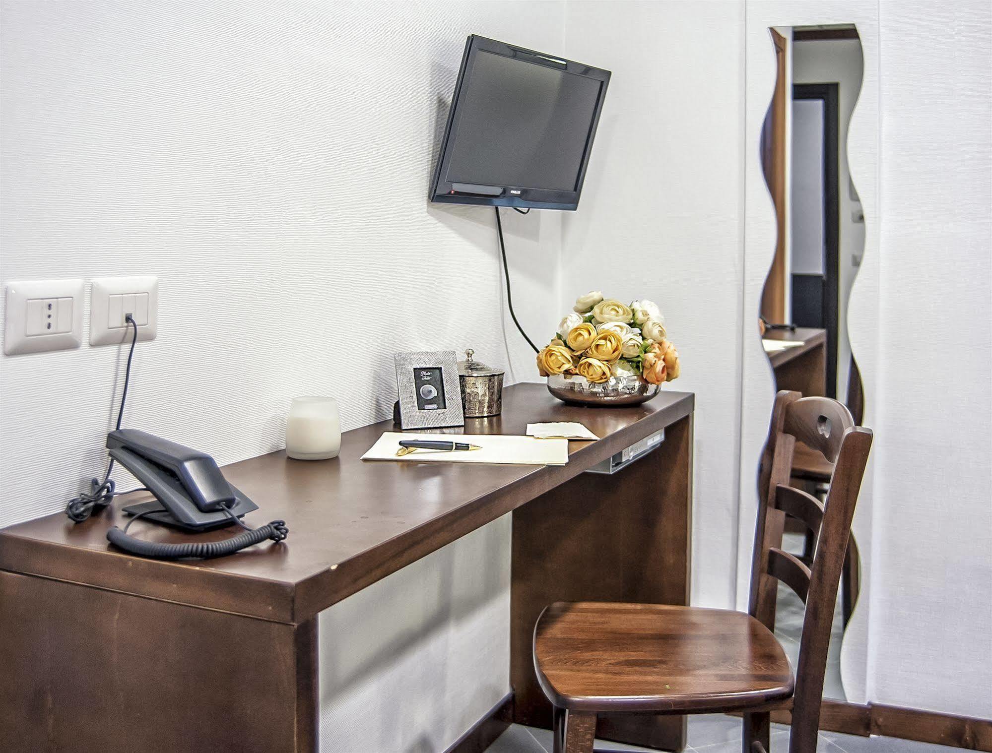 Hotel Santa Chiara โนเชรา อินเฟอริโอเร ภายนอก รูปภาพ
