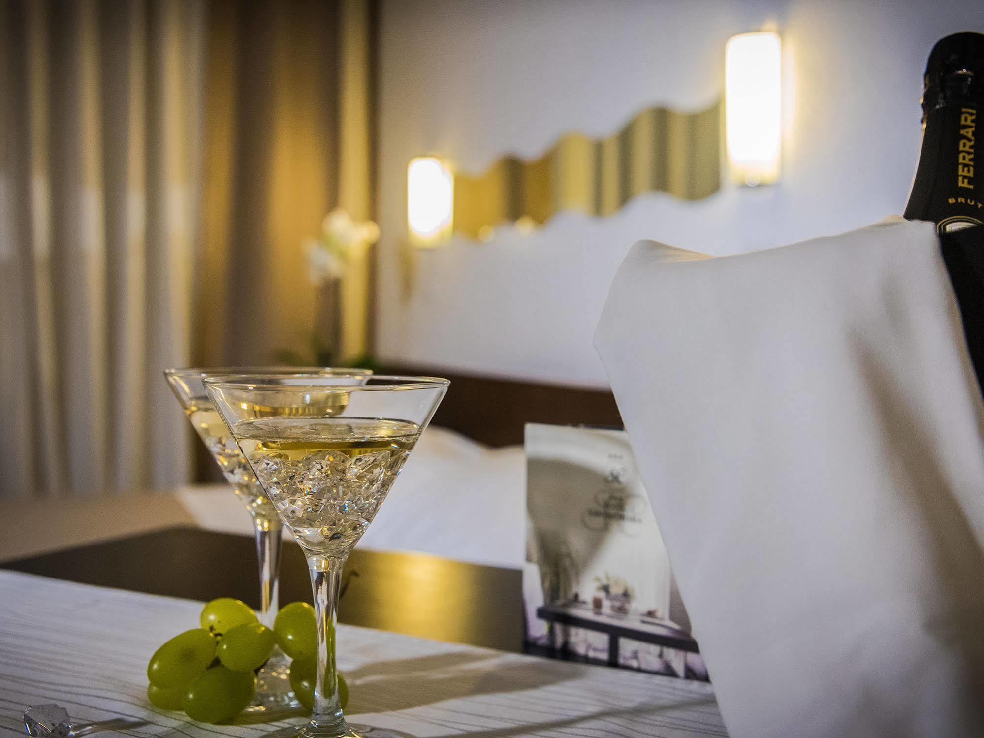Hotel Santa Chiara โนเชรา อินเฟอริโอเร ภายนอก รูปภาพ